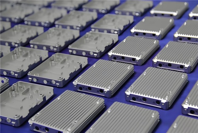 為什么AI計算盒子鋁合金外殼對邊緣計算至關重要:CNC加工和壓鑄解決方案的5大優勢